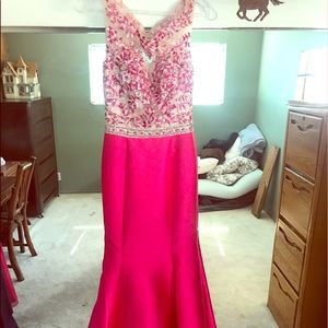 Beautiful fuschia/pink evening gown!